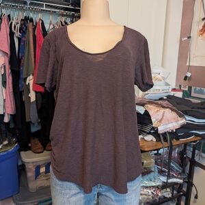 M//C Women's Casual Tshirt‎ in Purple/Maroon Size Small, oversized